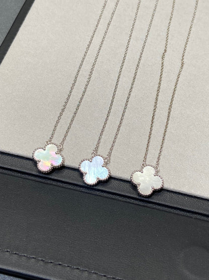 [LUXE]CLOVER MEDIUM SILVER WHITE MOP NECKLACE