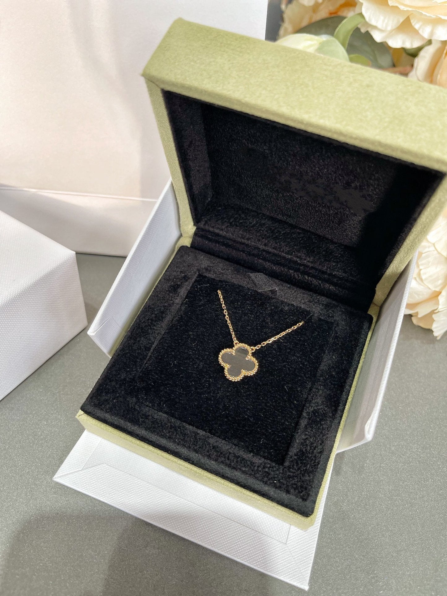 [LUXE]CLOVER ROCK CRYSTAL ROSE GOLD NECKLACE