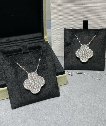 [LUXE]CLOVER 25MM LARGE PENDANT DIAMOND PAVED SILVER NECKLACE