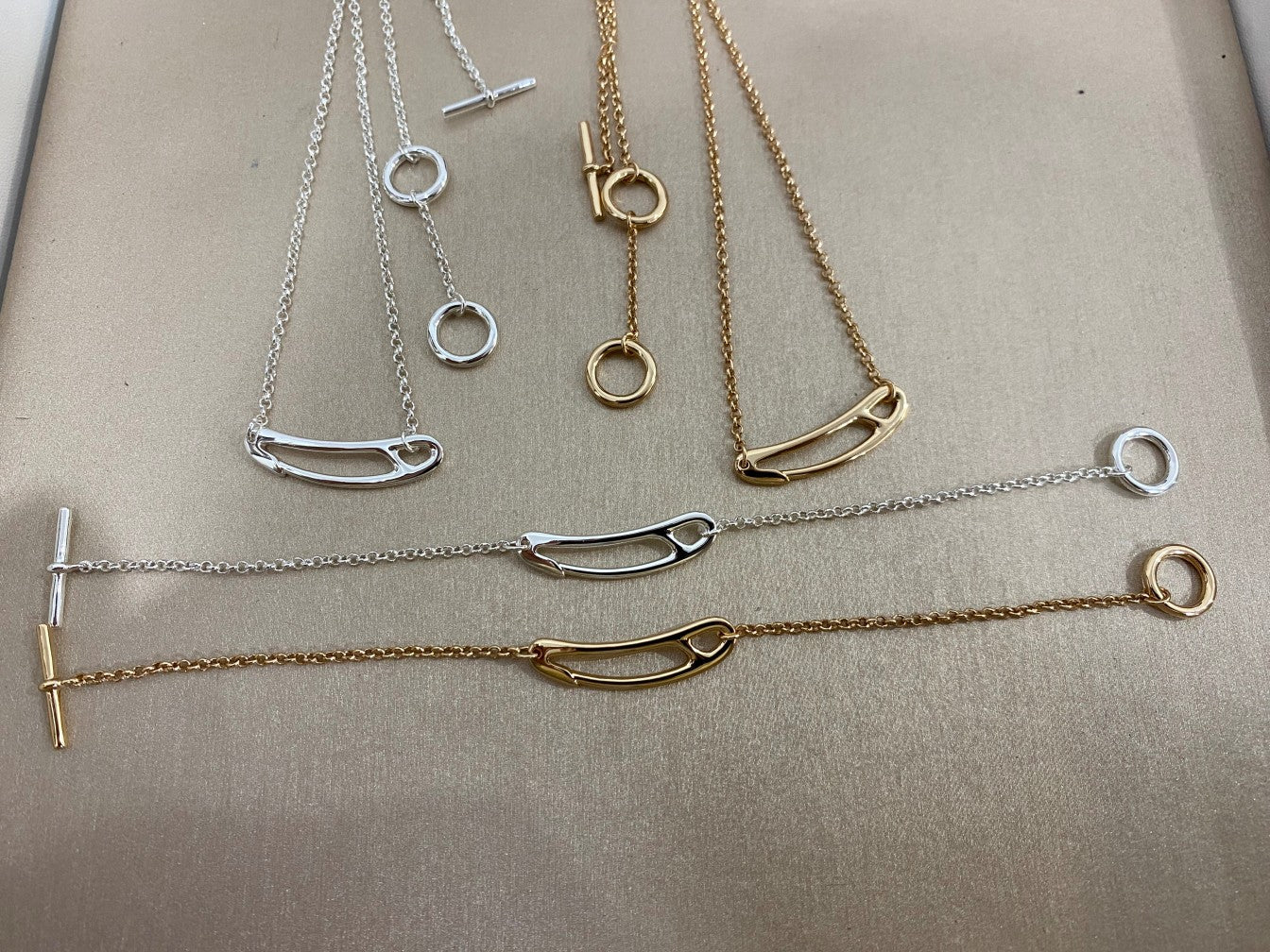 [LUXE]Brooch Necklace