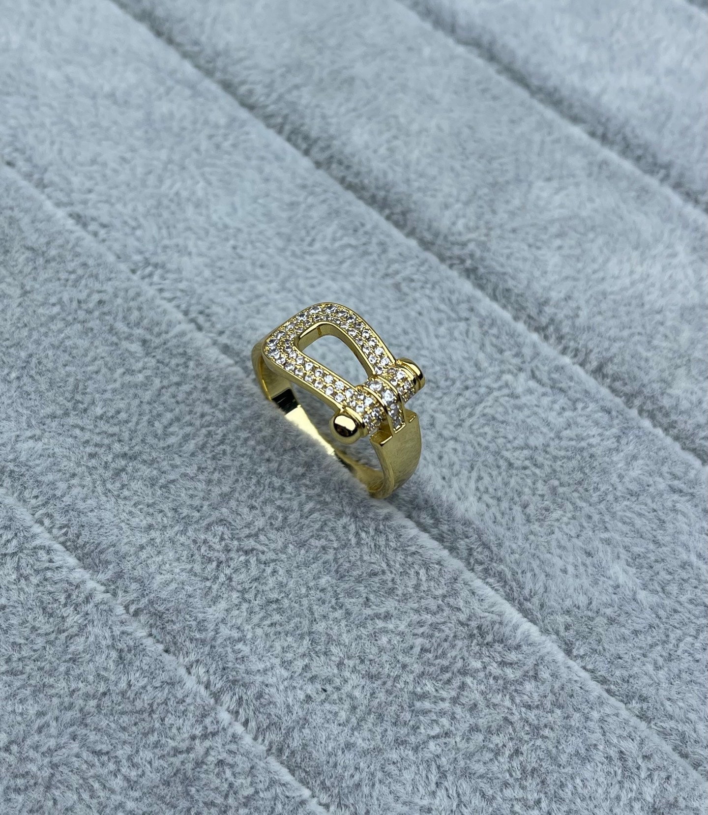 [LUXE]Wide Hoof-Shaped Diamond-Studded Ring