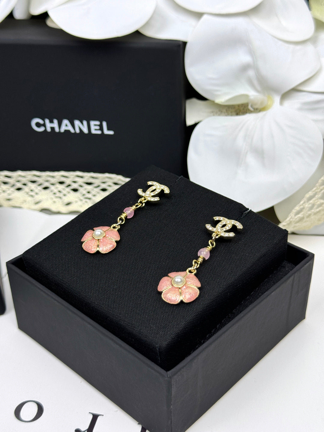 [LUXE]26C Pink Camellia Enamel Pendant with Double C Earrings