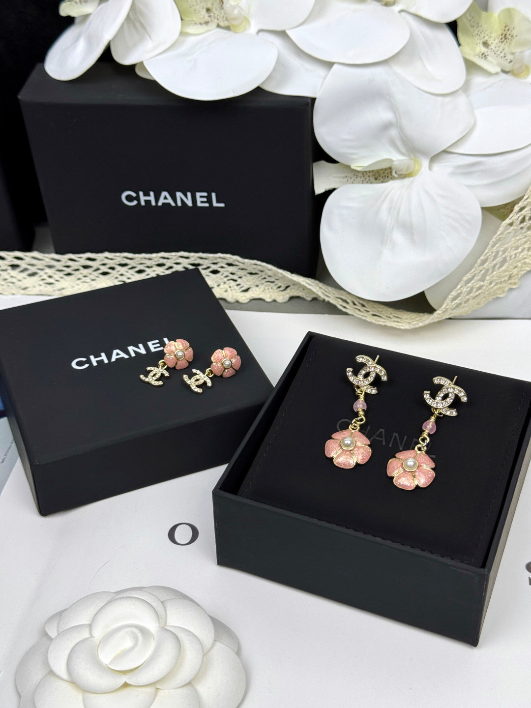 [LUXE]26C Pink Camellia Enamel Pendant with Double C Earrings