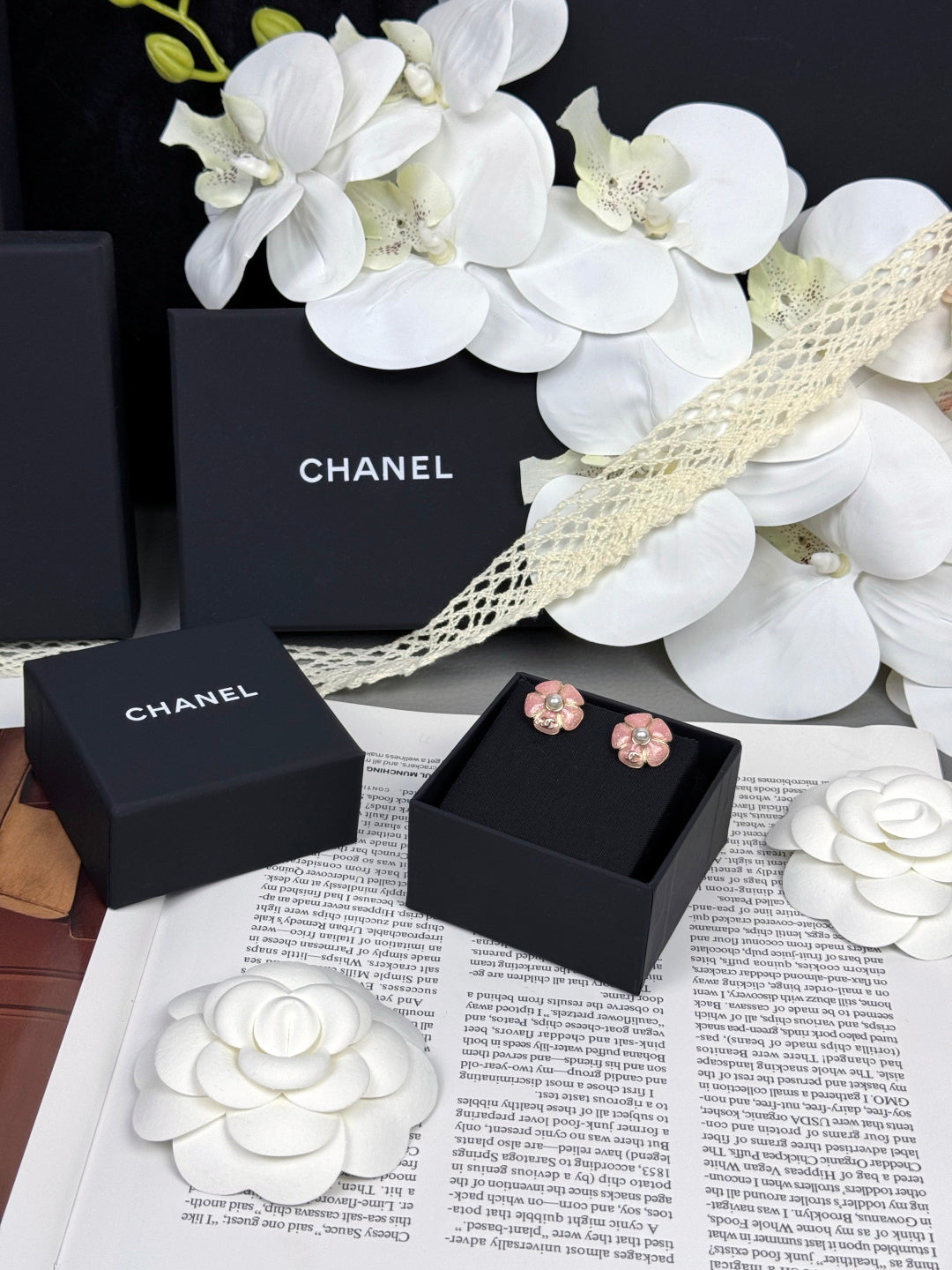 [LUXE]26C Pink Camellia Pearl Enamel Stud Earrings