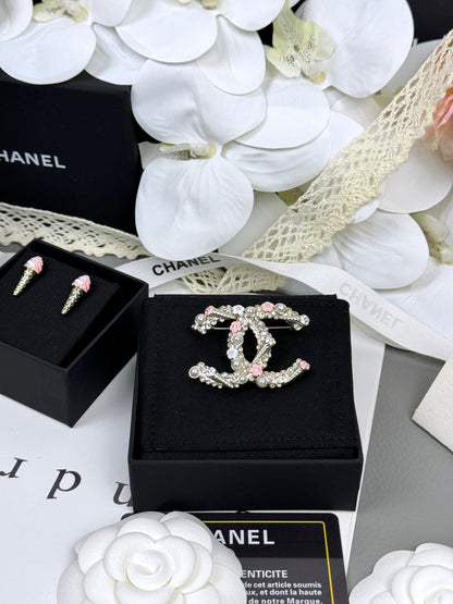 [LUXE]26C Pink-White Enamel Ice Cream Cone Double C Brooch