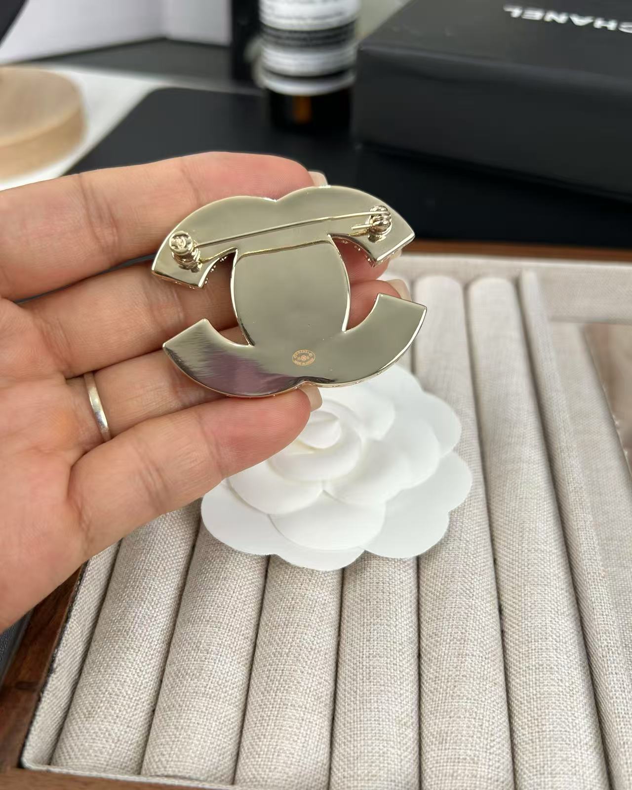 [LUXE]Pink Resin Classic Brooch 5cm