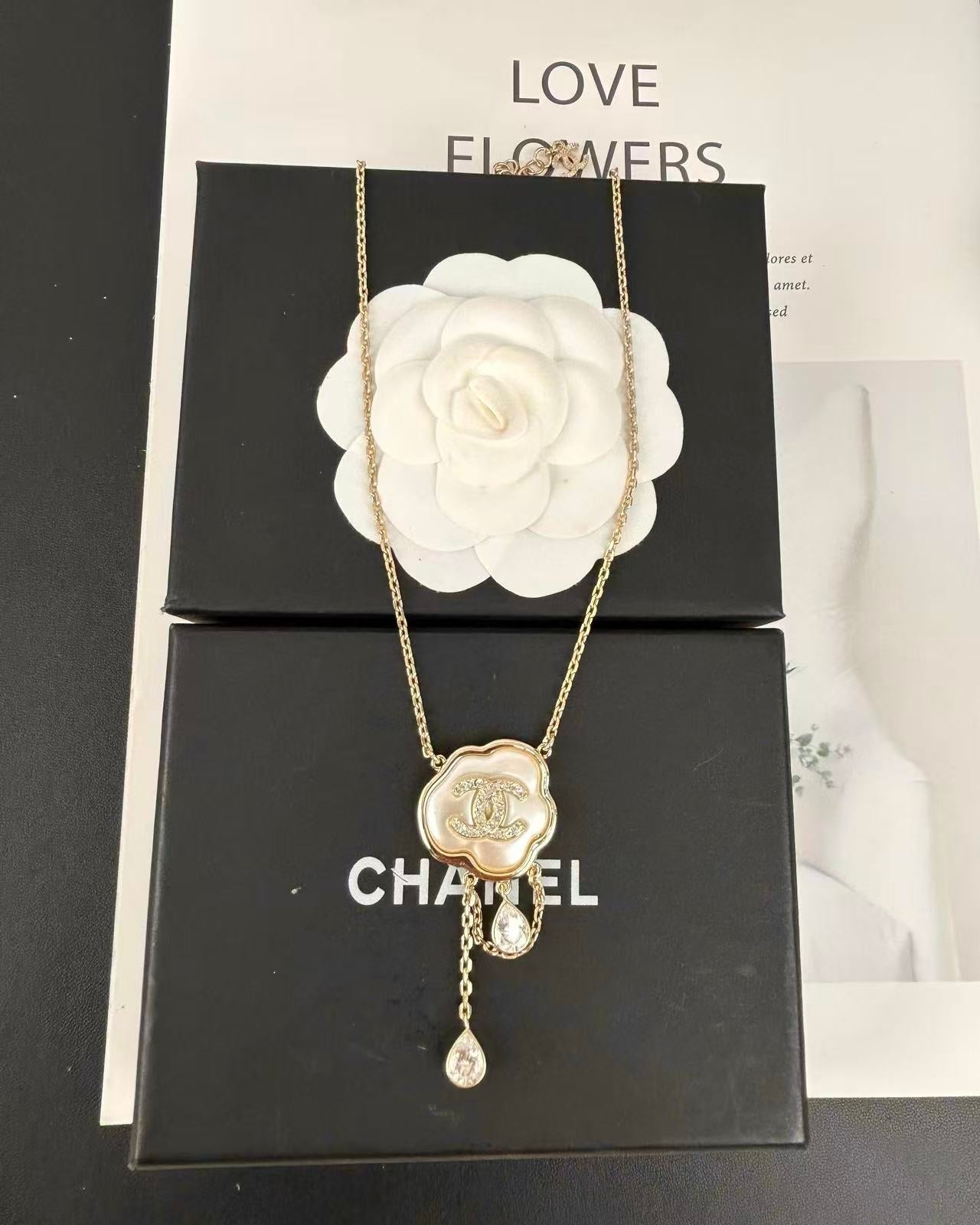 [LUXE]Cloud Pearl Mother-of-Pearl Diamond Chain Pendant Necklace