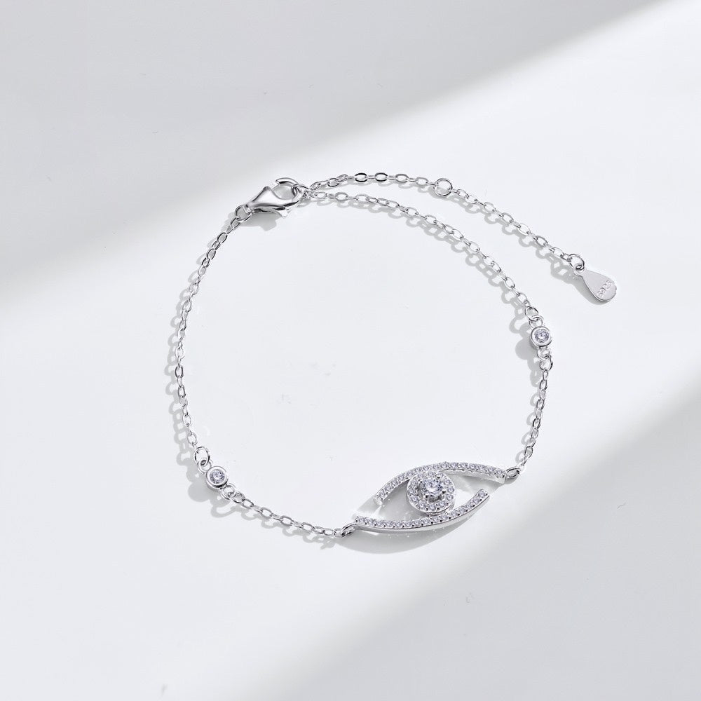 [LUXE]Lucky Eye Pave-Set Diamond Bracelet