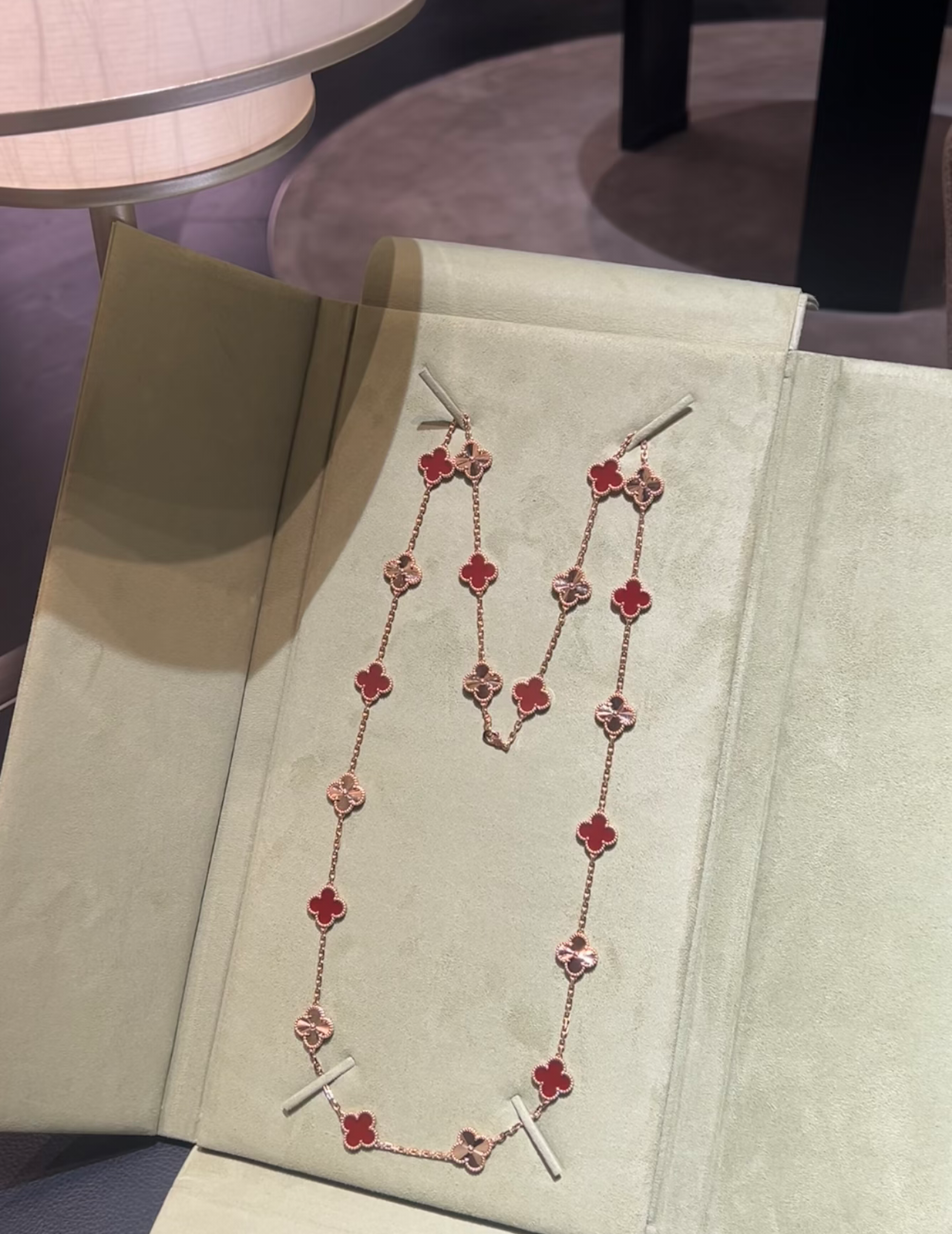 [LUXE]CLOVER 20 MOTIFS LASER CARNELIAN NECKLACE