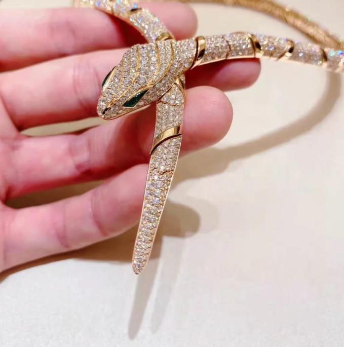 [LUXE]HAUTE COUTURE GOLD SERPENTI NECKLACE
