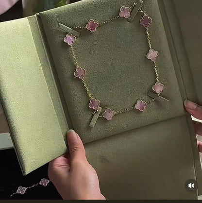 [LUXE Jewellery] Pink Necklace with Ten Clover Designs