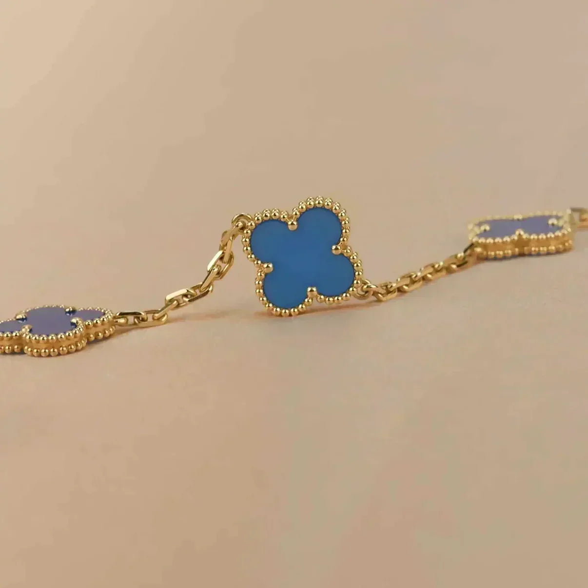 [LUXE] CLOVER 5 MOTIF BLUE AGATE BRACELET COLLECTION