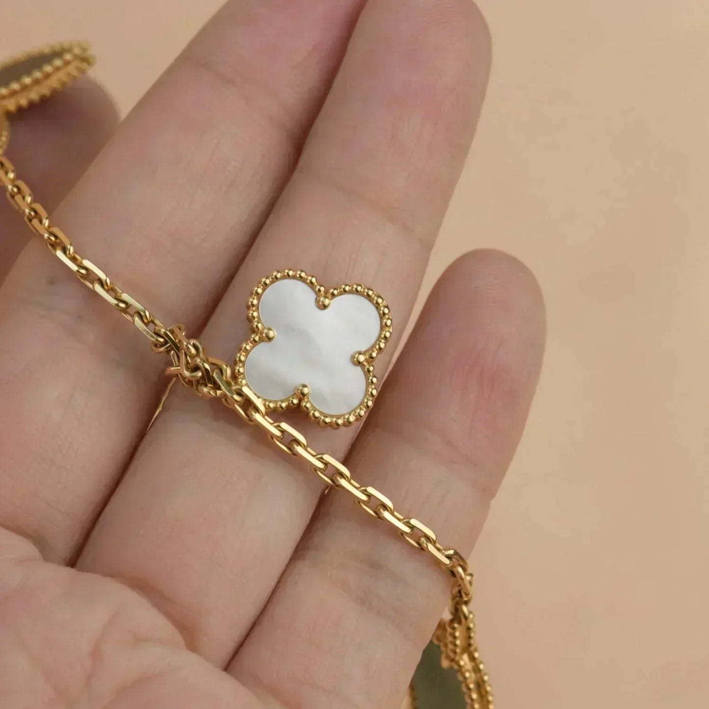[LUXE]LUCKY SPRING 5 MOTIF GOLD BRACELET