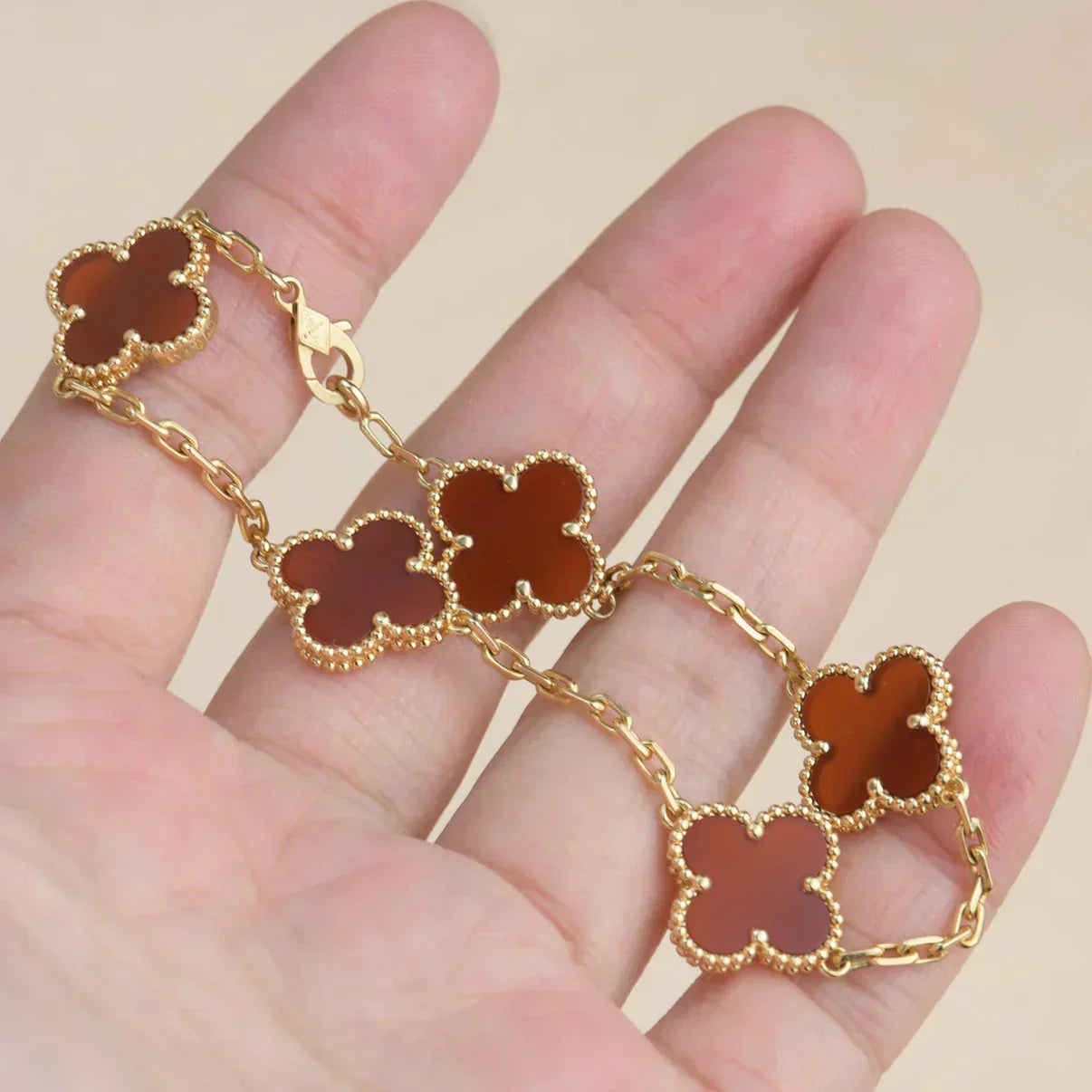 [LUXE] CLOVER 5 MOTIF RED CORNELIAN BRACELET COLLECTION