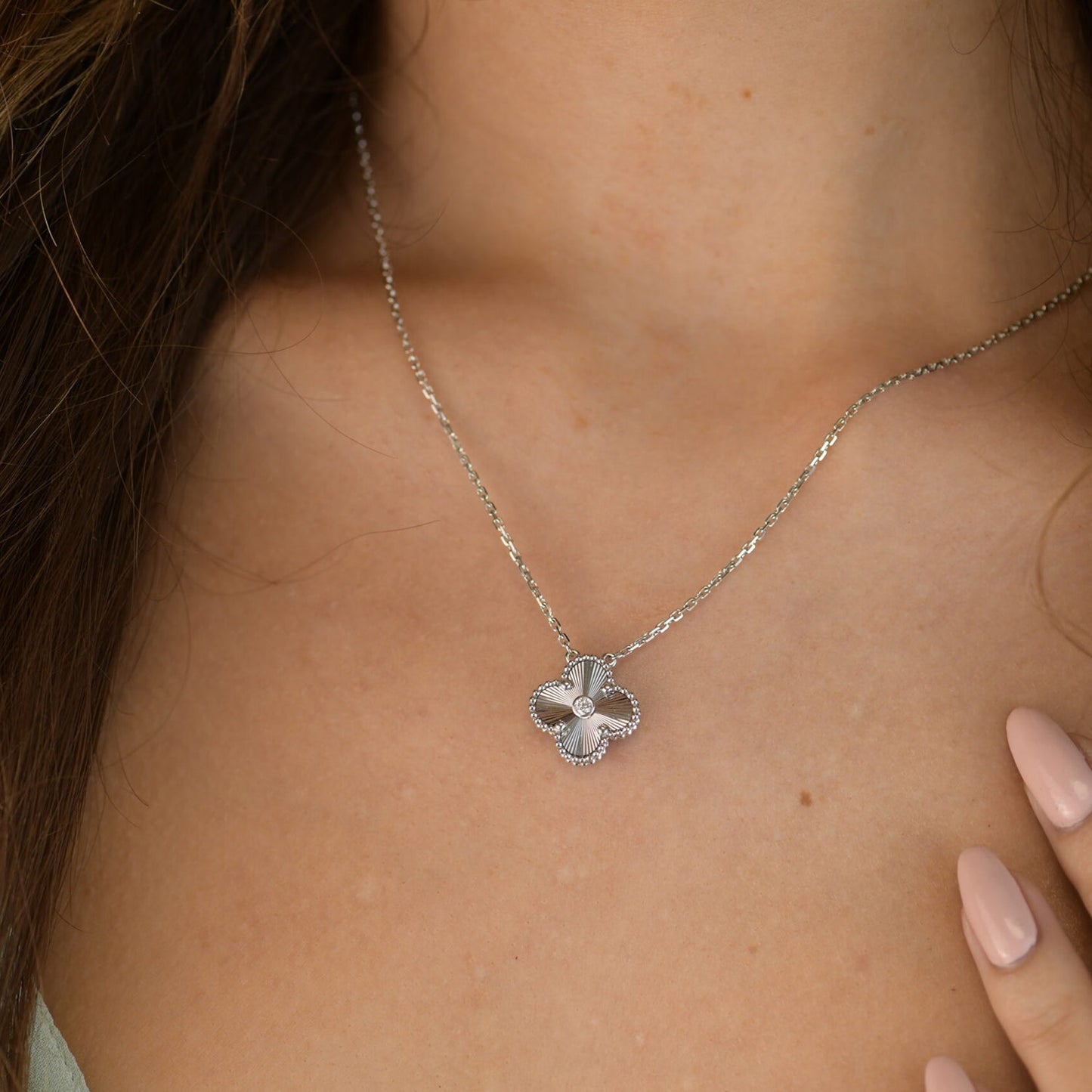 [LUXE]CLOVER  15MM DIAMOND LASER NECKLACE SILVER