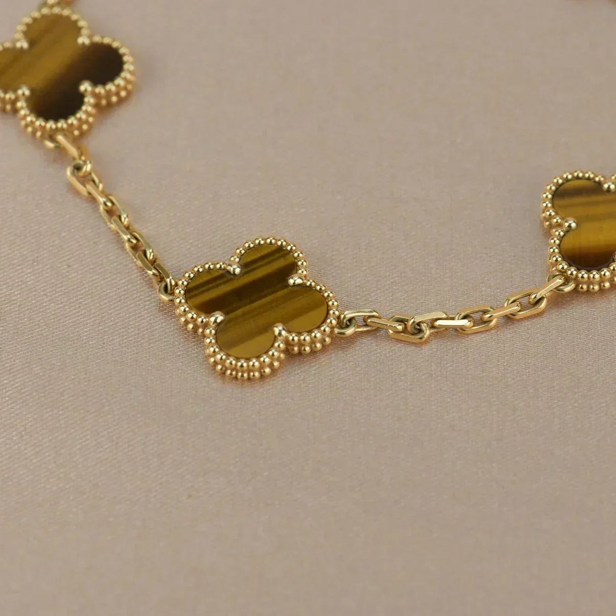 [LUXE] CLOVER 5 MOTIFS TIGER EYE BRACELET COLLECTION