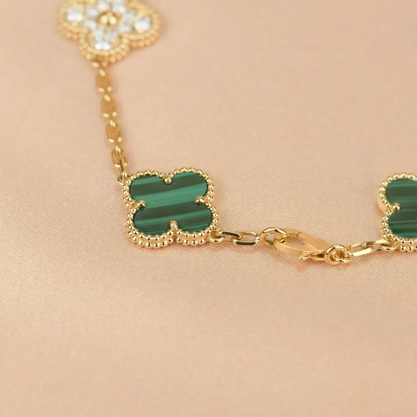 [LUXE] CLOVER 5 MOTIF MALACHITE BRACELET COLLECTION