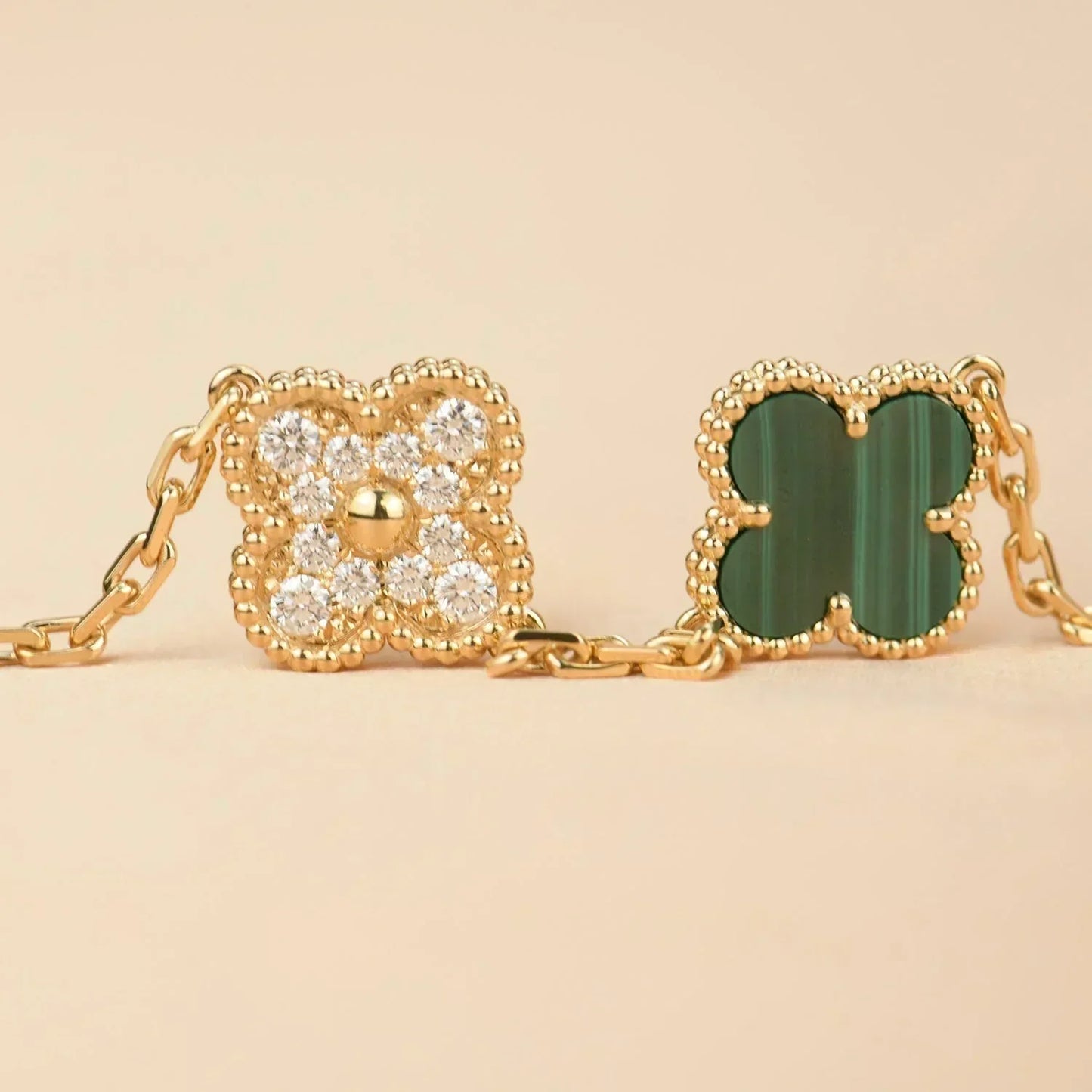 [LUXE] CLOVER 5 MOTIF MALACHITE BRACELET COLLECTION