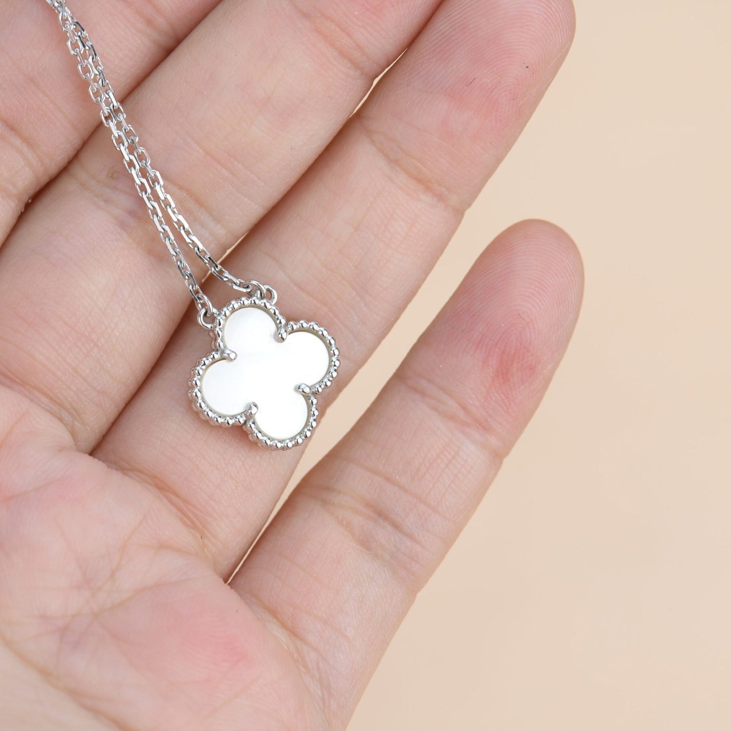[LUXE]CLOVER  15MM WHITE MOTHER-OF-PEARL SILVER