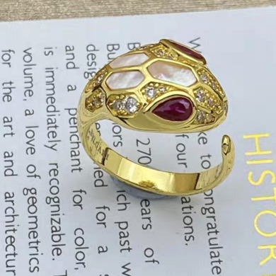 [LUXE]BRAND NEW ASSORTED SNAKE HEAD MOTHER OF PEARL RINGS