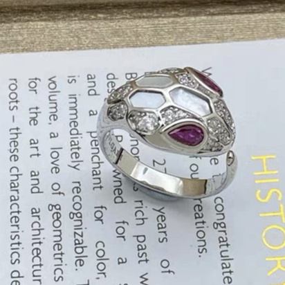 [LUXE]BRAND NEW ASSORTED SNAKE HEAD MOTHER OF PEARL RINGS