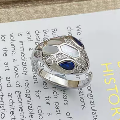 [LUXE]BRAND NEW ASSORTED SNAKE HEAD MOTHER OF PEARL RINGS