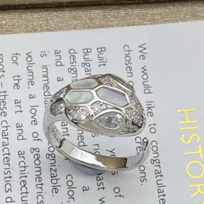 [LUXE]BRAND NEW ASSORTED SNAKE HEAD MOTHER OF PEARL RINGS