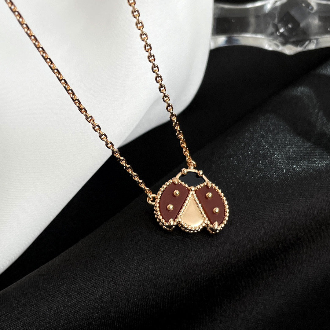 [LUXE]LUCKY  CARNELIANS LADYBUG NECKLACE