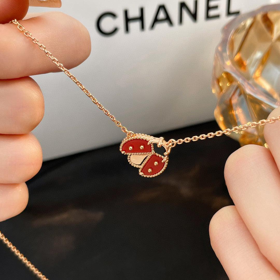 [LUXE]LUCKY  CARNELIANS LADYBUG NECKLACE