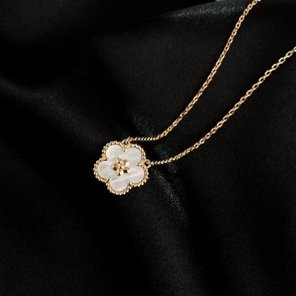 [LUXE]LUCKY  WHITE MOP  PLUM BLOSSOM NECKLACE