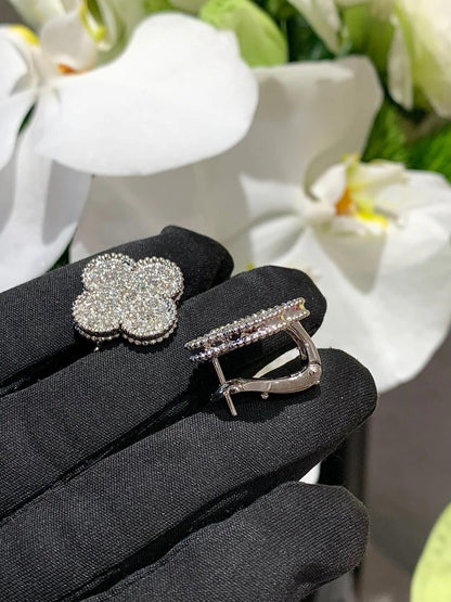 [LUXE]CLOVER 20MM MOTIFS DIAMOND STUD EARRINGS SILVER