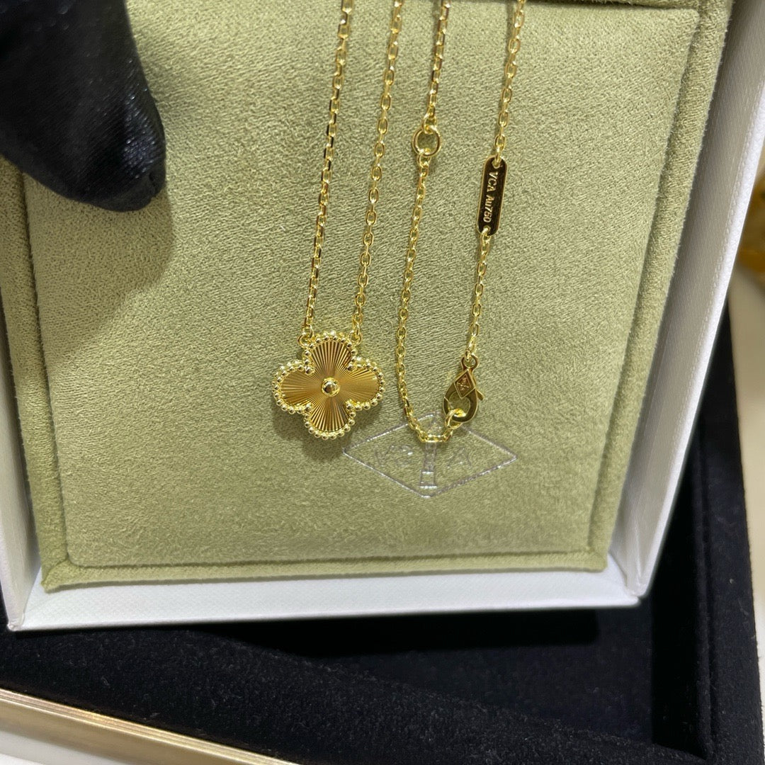 [LUXE]CLOVER 15MM LASER NECKLACE