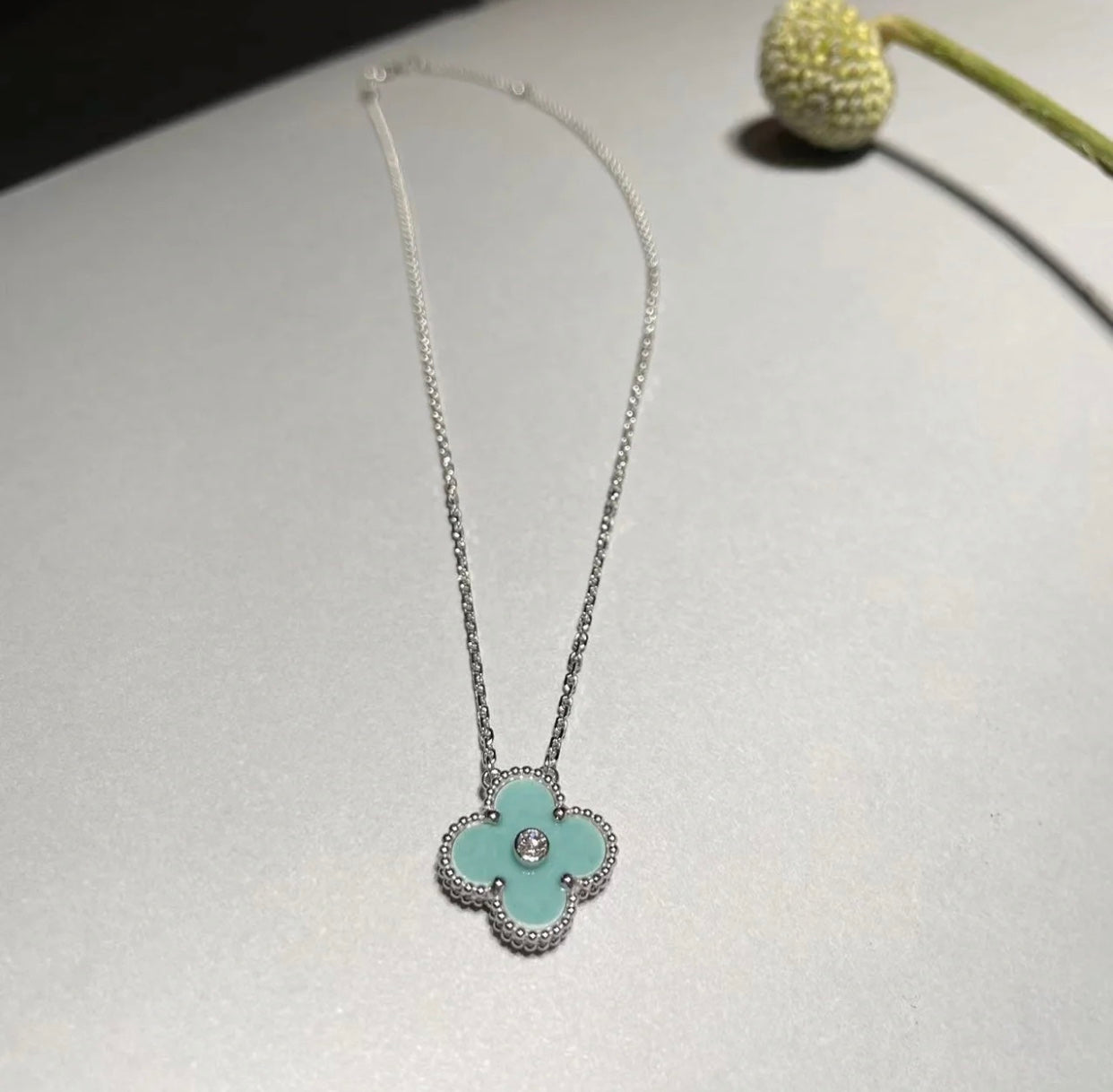 [LUXE]CLOVER 1 DIAMOND LIGHT BLUE SILVER NECKLACE
