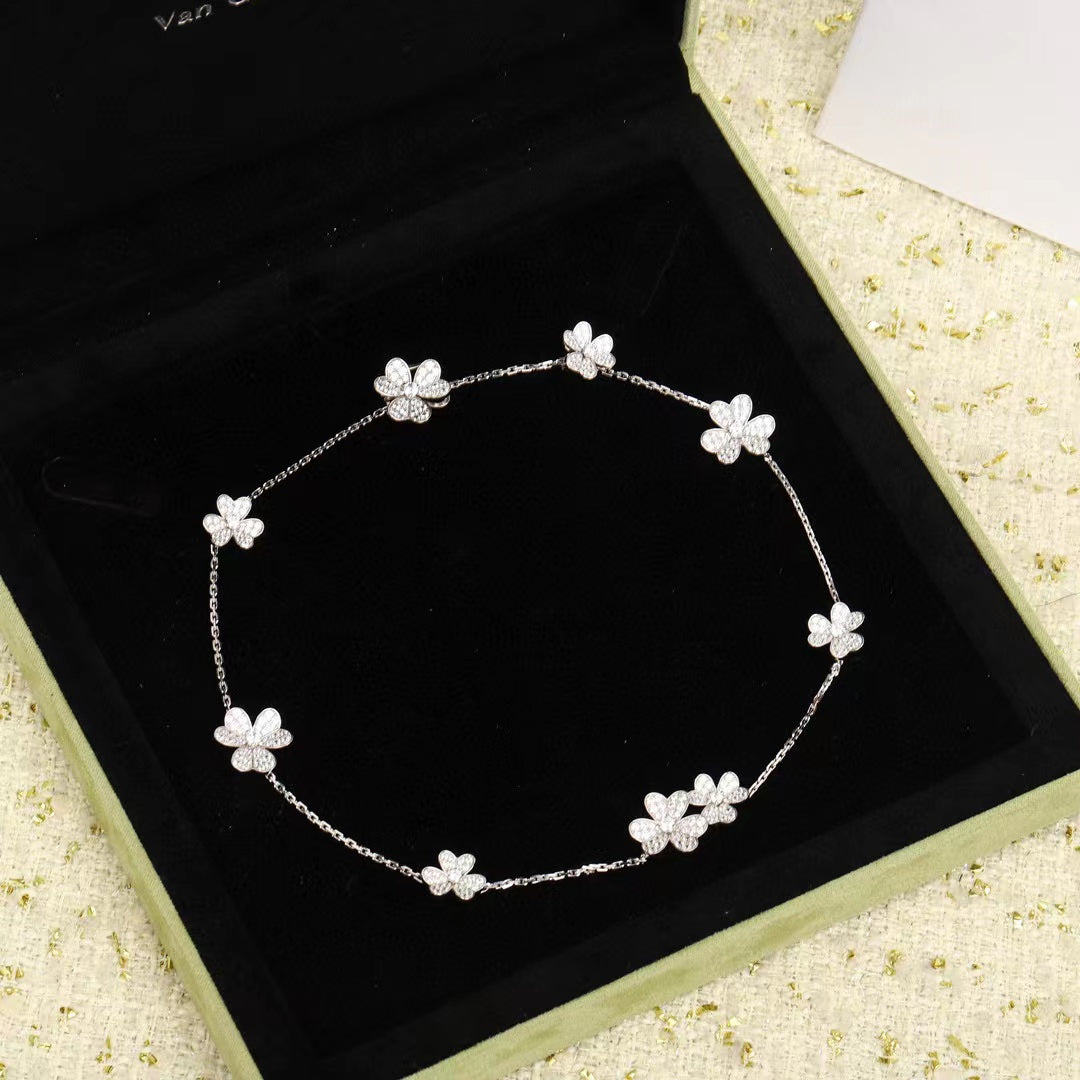 [LUXE]FRIVOLE SILVER 9 FLOWERS NECKLACE