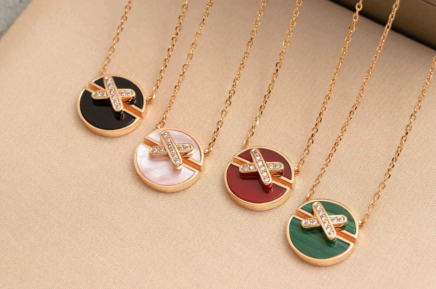 [LUXE]JEUX DE ROSE GOLD DIAMOND NECKLACE