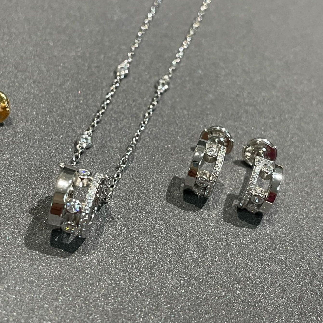 [LUXE]CHAIN MOVE ROMANE PEDAND NECKLACE