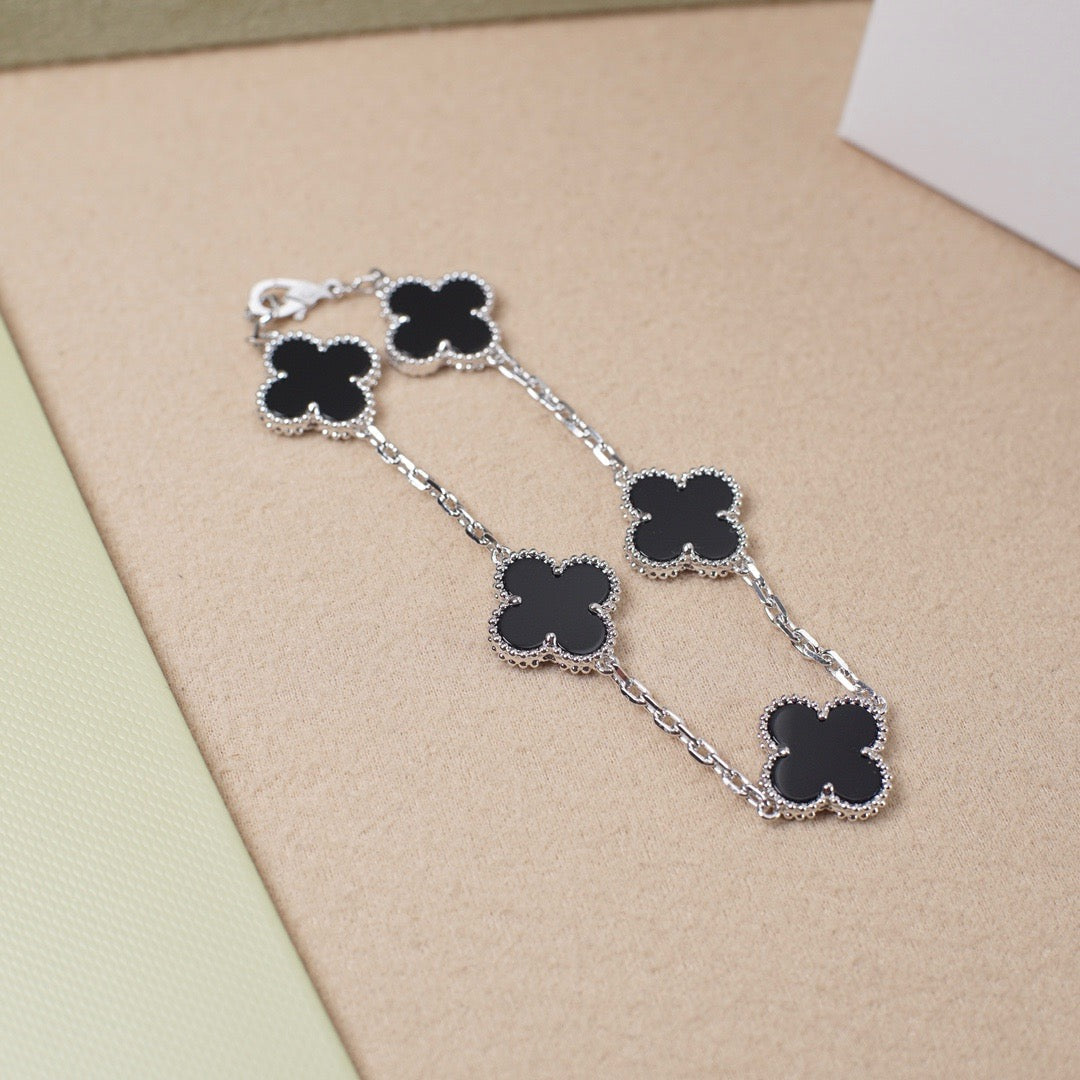 [LUXE] CLOVER 5 MOTIF ONYXS BRACELET COLLECTION