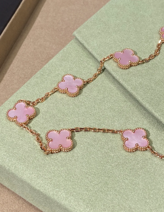 [LUXE Jewellery] Pink Necklace with Ten Clover Designs