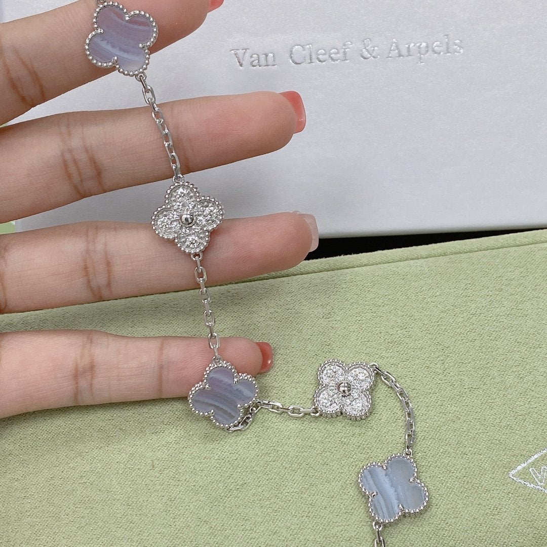 [LUXE] CLOVER 5 MOTIF PURPLE CHALCEDONY BRACELET COLLECTION