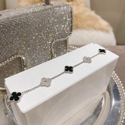 [LUXE] CLOVER 5 MOTIF ONYXS BRACELET COLLECTION