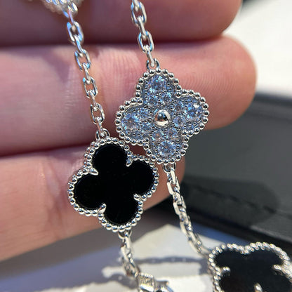 [LUXE] CLOVER 5 MOTIF ONYXS BRACELET COLLECTION