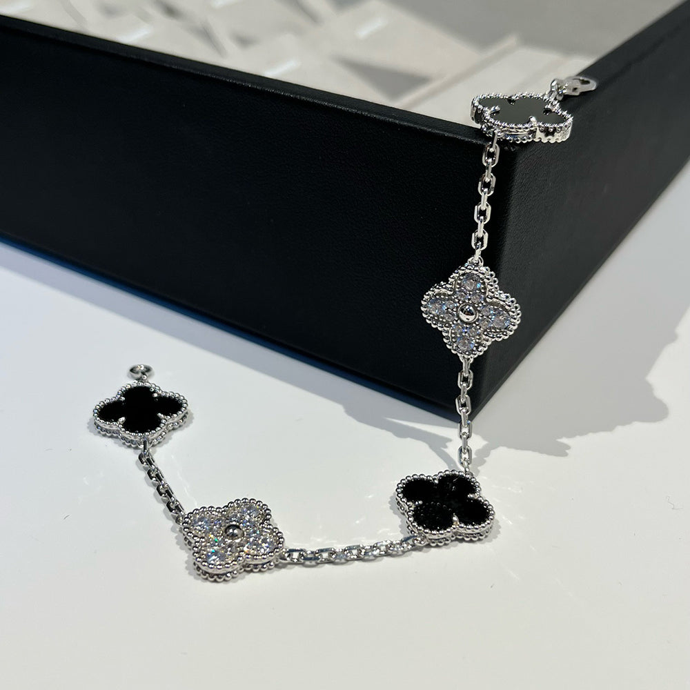 [LUXE] CLOVER 5 MOTIF ONYXS BRACELET COLLECTION