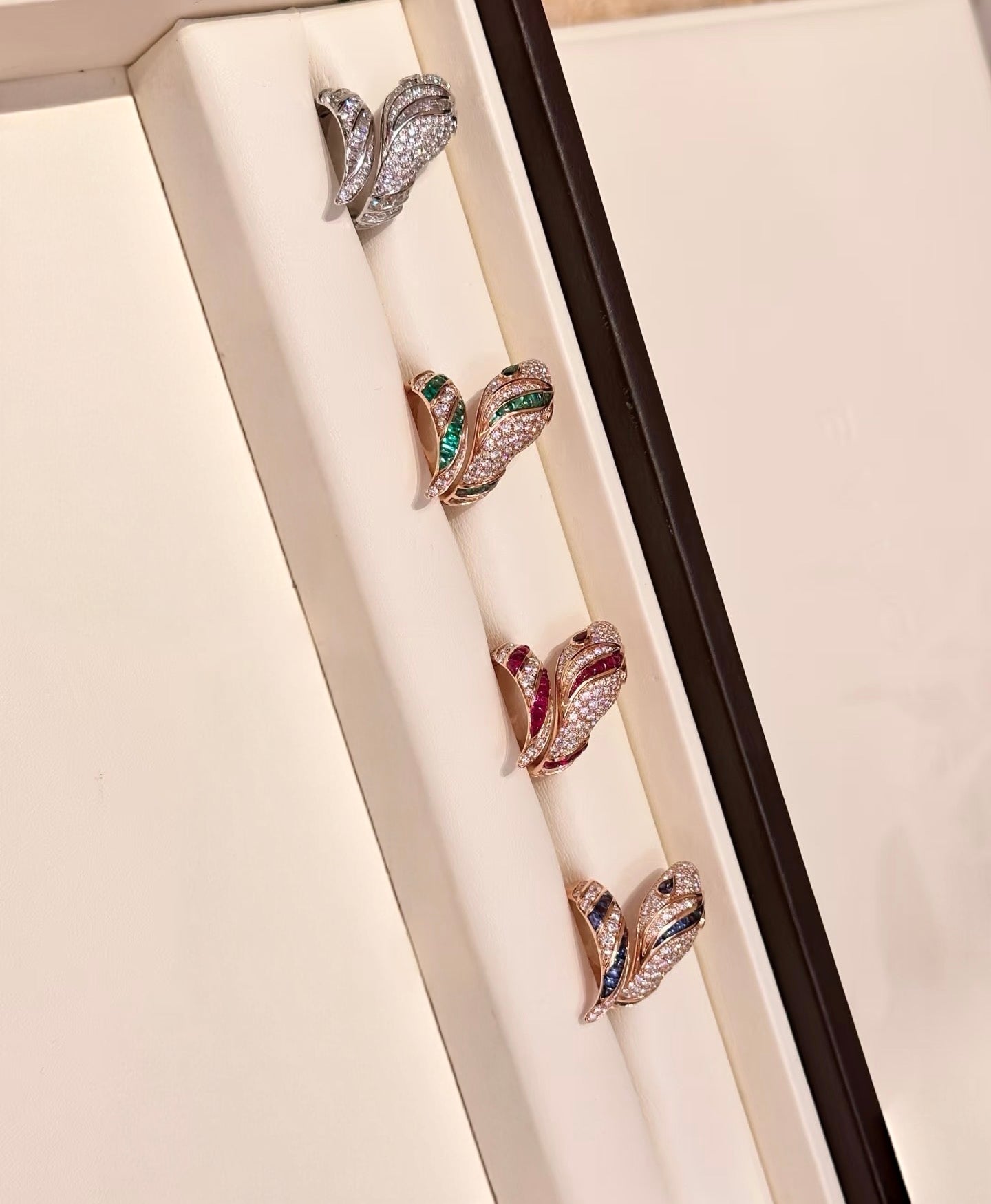[LUXE]BRAND NEW LUXURY BLUE SNAKE RING