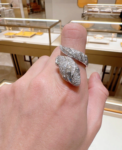 [LUXE]BRAND NEW LUXURY SILVER SNAKE RING