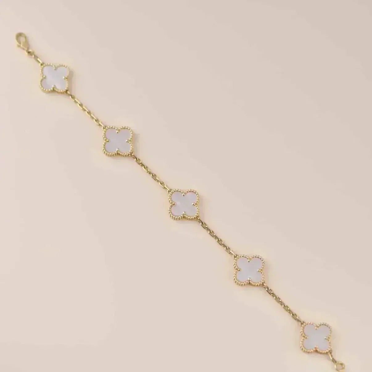 [LUXE]CLOVER WHITE PEARL MOP 5 MOTIF BRACELET COLLECTION