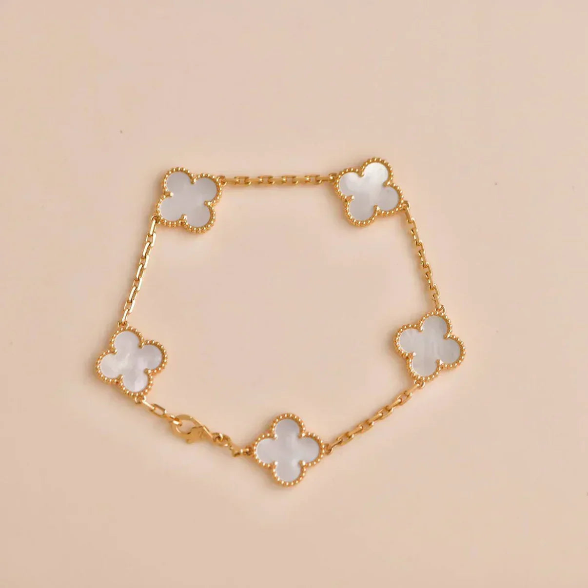 [LUXE]CLOVER WHITE PEARL MOP 5 MOTIF BRACELET COLLECTION
