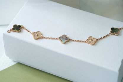 [LUXE] CLOVER 5 MOTIF GRAY MOP BRACELET COLLECTION