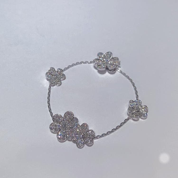 [LUXE]FRIVOLE SILVER 5 FLOWERS BRACELET
