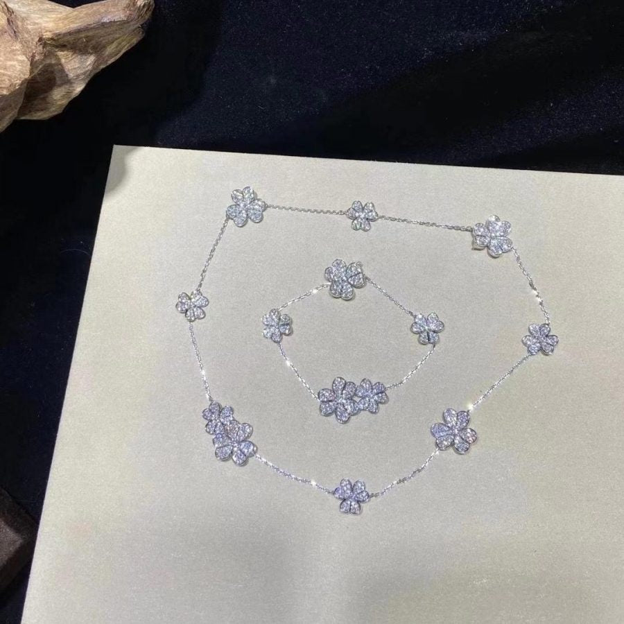 [LUXE]FRIVOLE SILVER 5 FLOWERS BRACELET