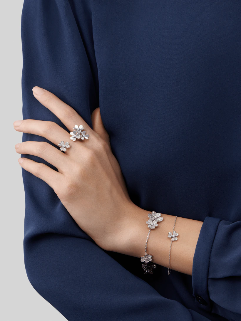 [LUXE]FRIVOLE SILVER FLOWER DIAMOND BRACELET
